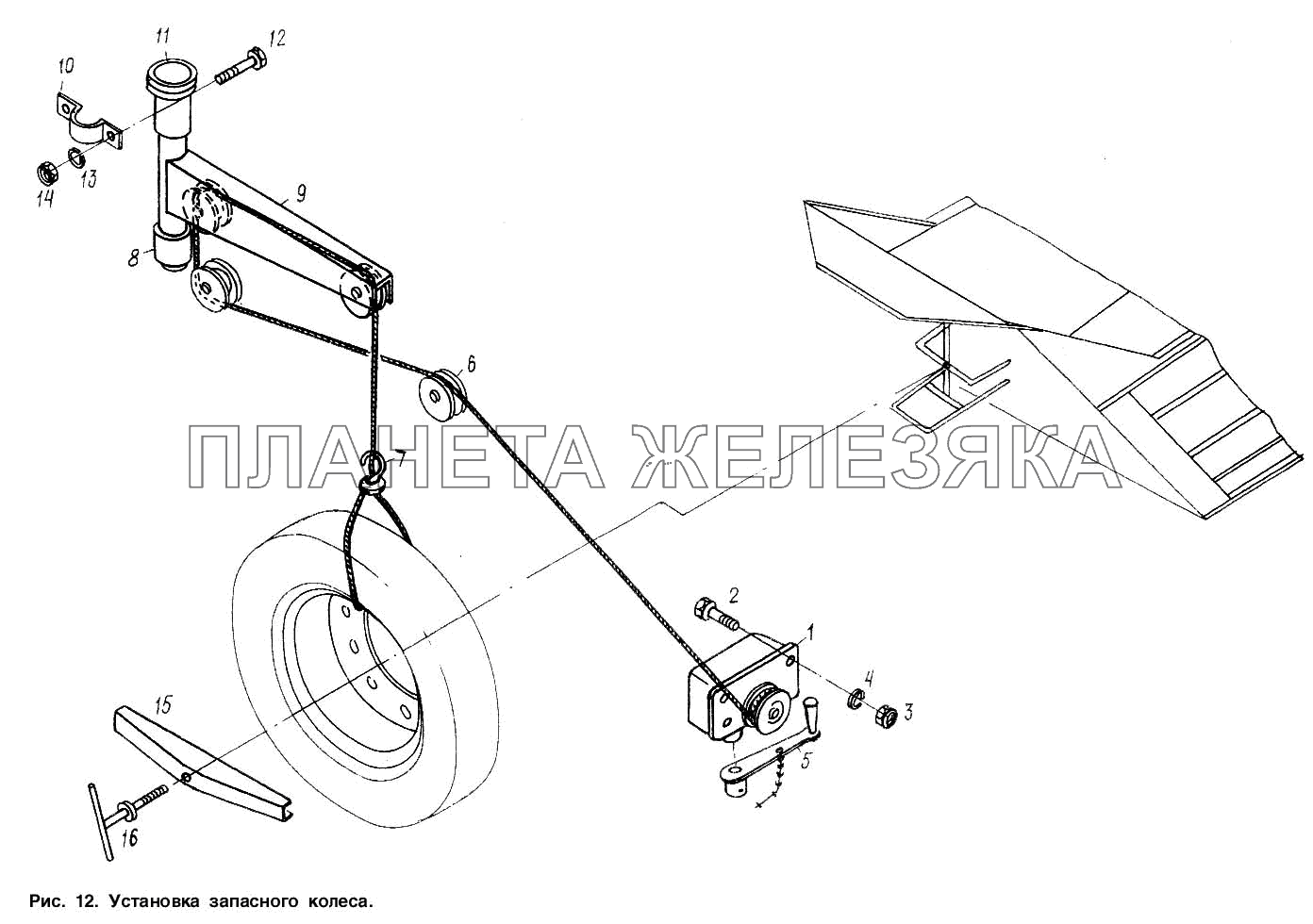 Установка запасного колеса МАЗ-9506
